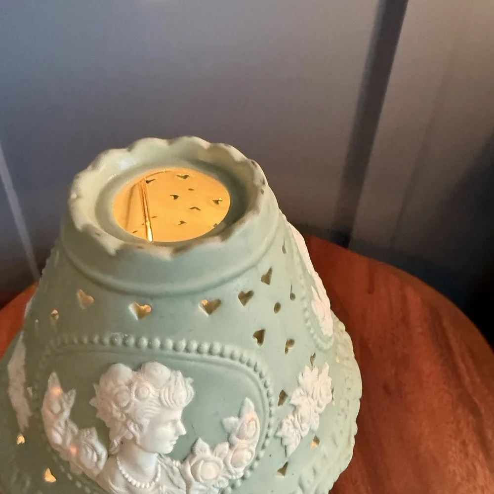 Vintage Jasperware Style Accent Lamp‎ Cameo Heart Cutout Mint Green Kitchen Mini
